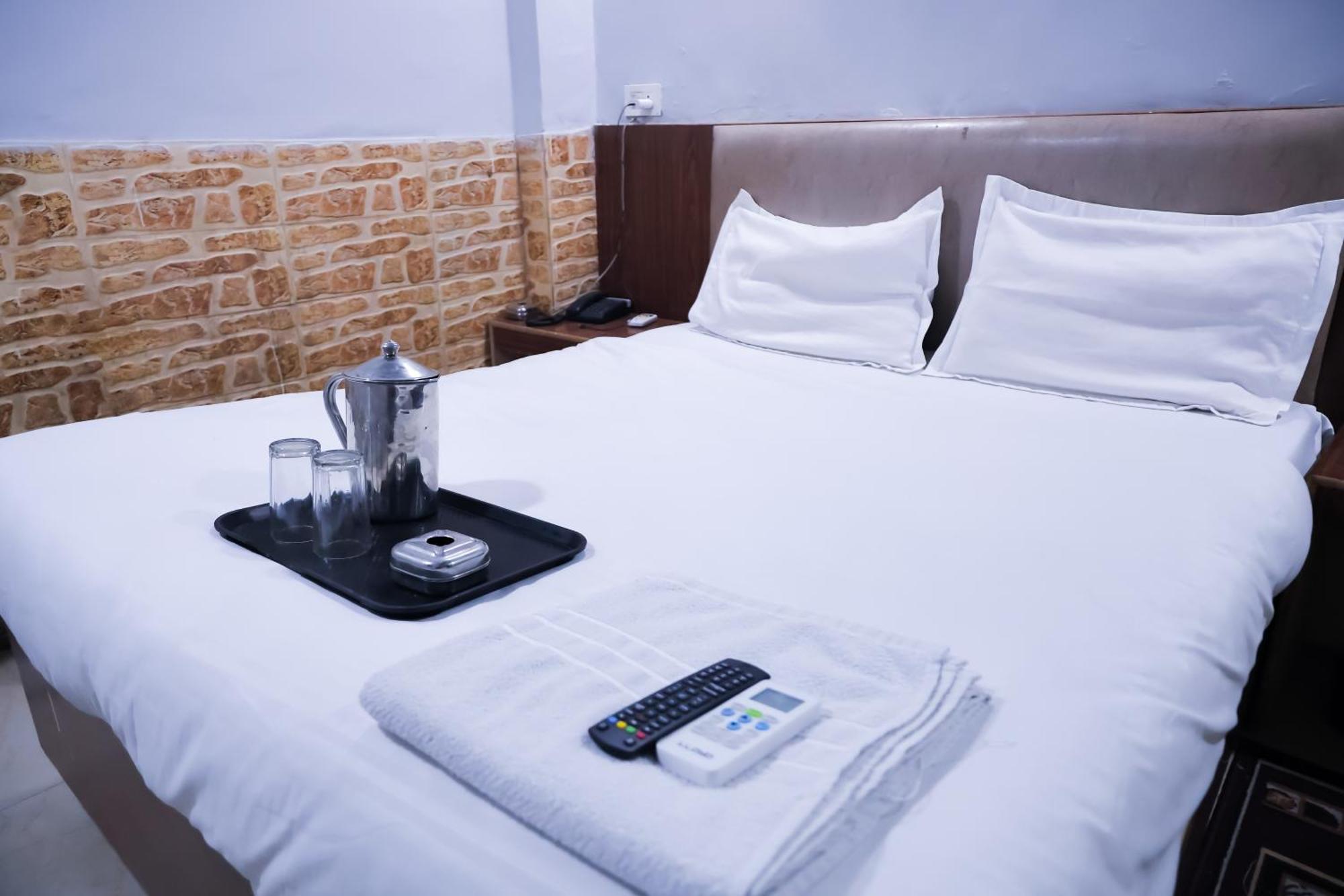 Mannat Stay Hotel - Laxmi Nagar Neu-Delhi Exterior foto