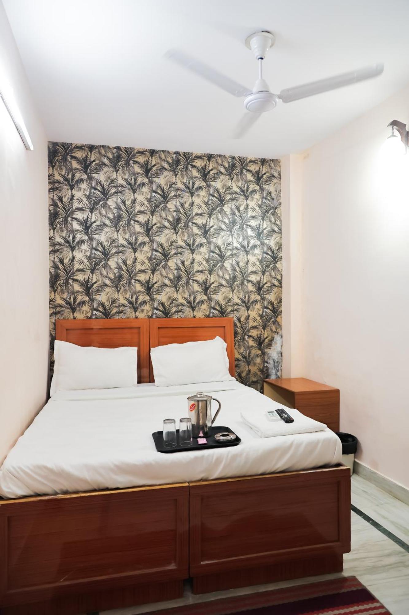 Mannat Stay Hotel - Laxmi Nagar Neu-Delhi Exterior foto